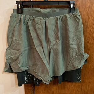 Lululemon 6" Lined Short